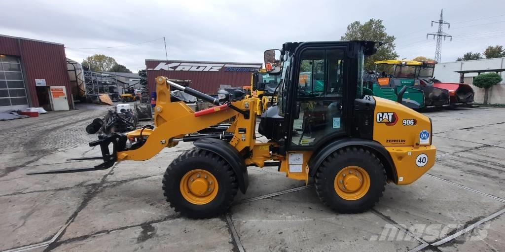 CAT 906 Gumikerekes homlokrakodók