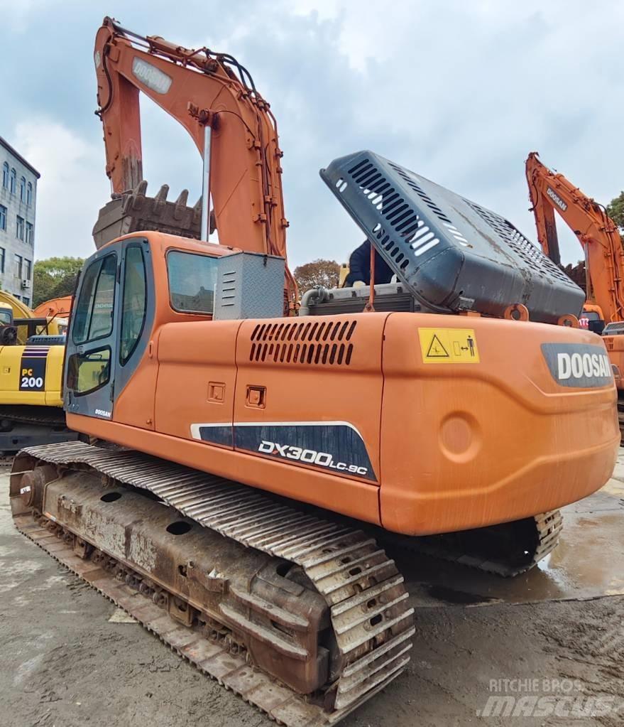 Doosan DX 300 LC Lánctalpas kotrók