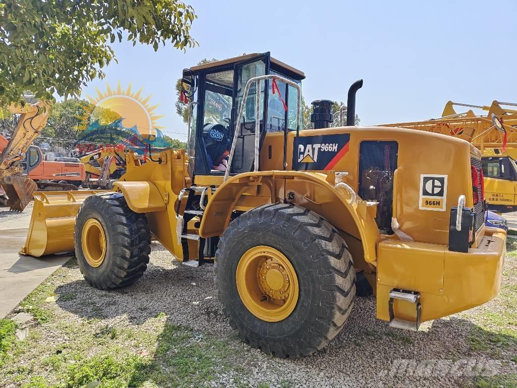 CAT 966 H Gumikerekes homlokrakodók
