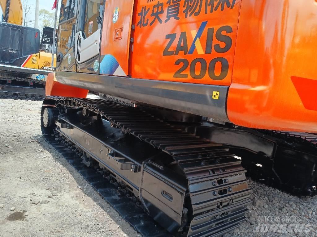 Hitachi ZX 200 Lánctalpas kotrók