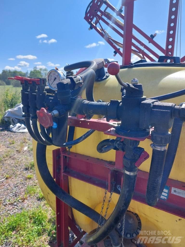 Hardi NK 800/12m Rögzített trágyaszórók
