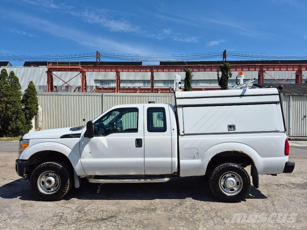Ford F 250 Kis teherszállító/Platós kocsi