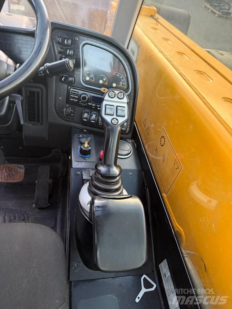 JCB 526-56 Agri Teleszkópos gumikerekes rakodók