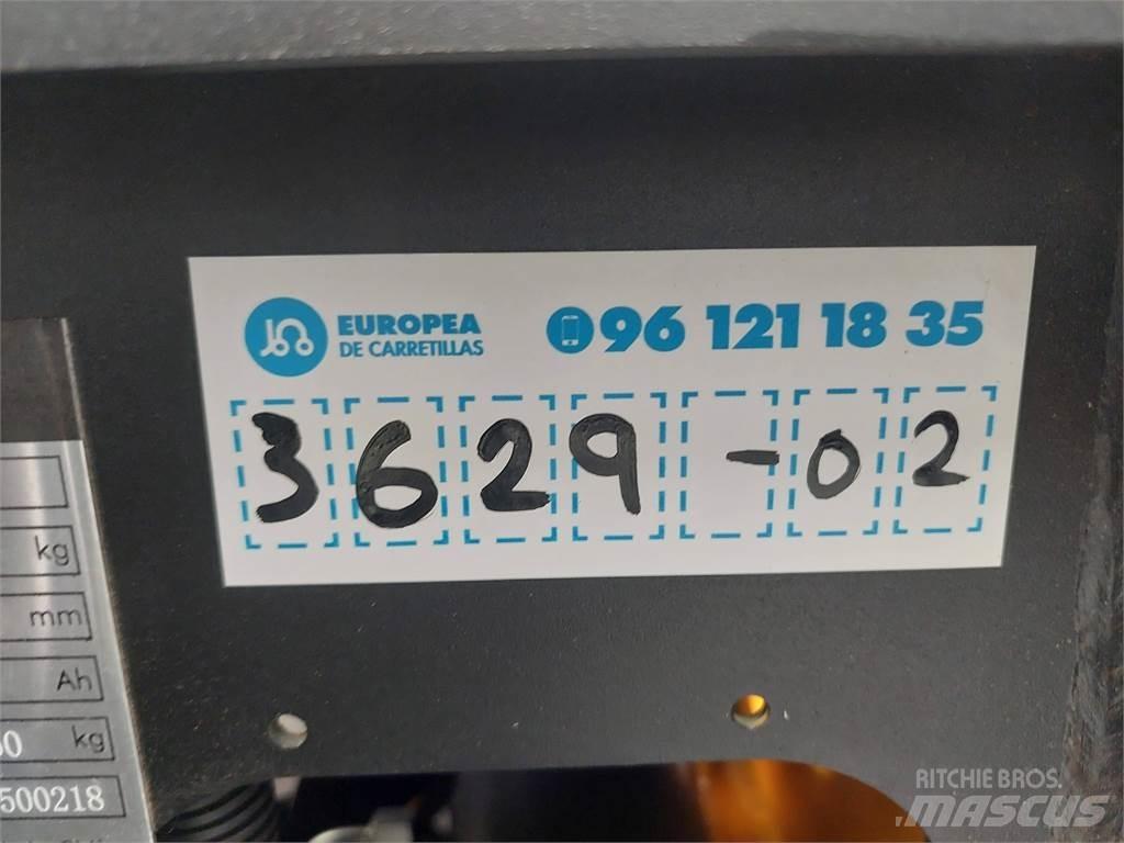  EFL253 Elektromos targoncák