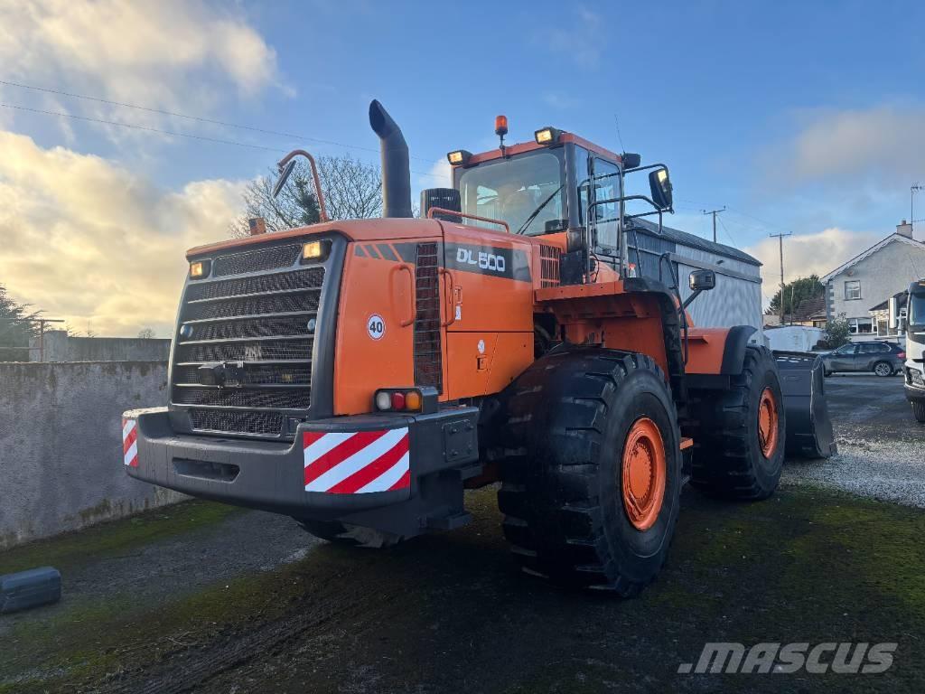 Doosan DL 500 Gumikerekes homlokrakodók