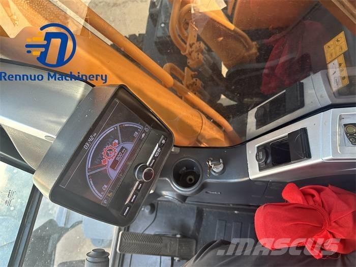 Hyundai 210W-9 Gumikerekes kotrók