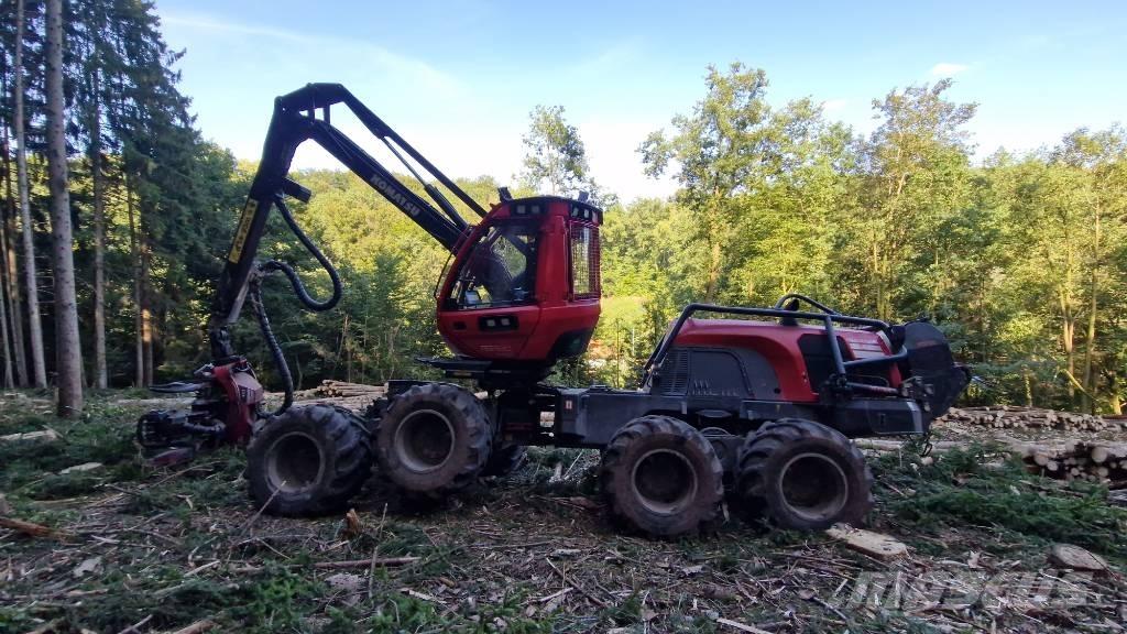 Komatsu 931 XC Betakarítók