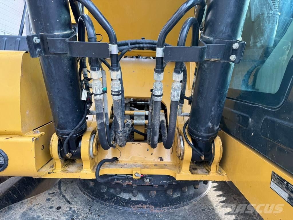 CAT 323 07A Lánctalpas kotrók