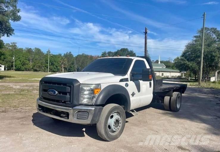 Ford F 550 Platós / Ponyvás teherautók