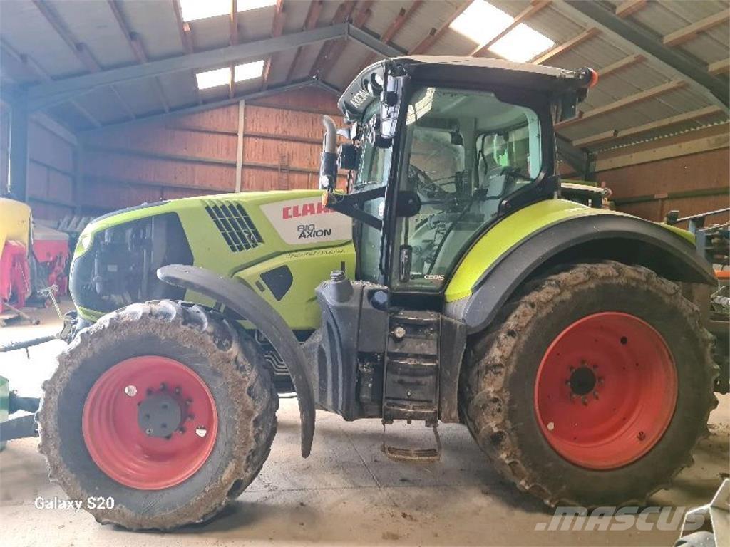 CLAAS Axion 810 Traktorok