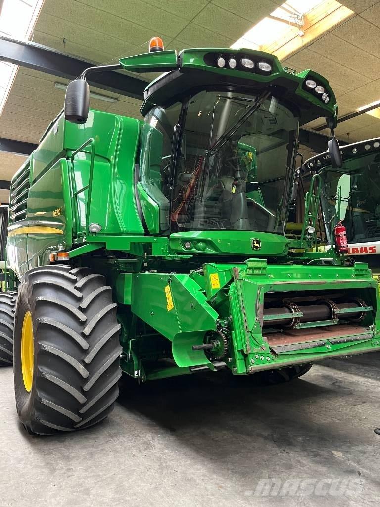 John Deere T670 Kombájnok