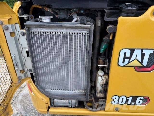 CAT 301.6 Mini kotrók < 7t