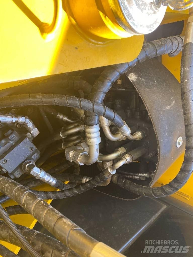 Komatsu 70-8 Lánctalpas kotrók