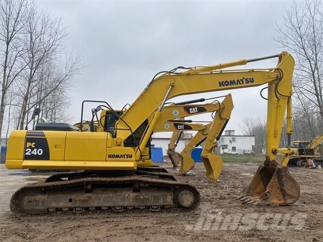 Komatsu PC 240-8 Lánctalpas kotrók