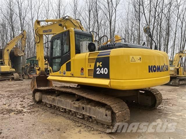 Komatsu PC 240-8 Lánctalpas kotrók