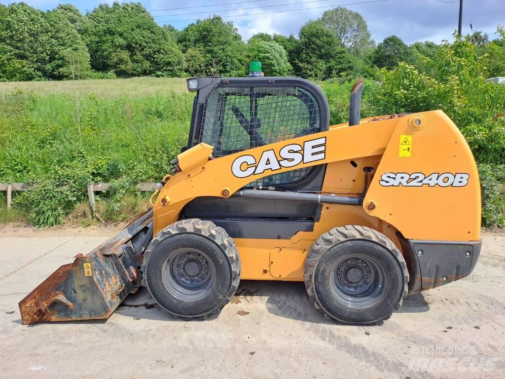 CASE SR 240 B Kompaktrakodók