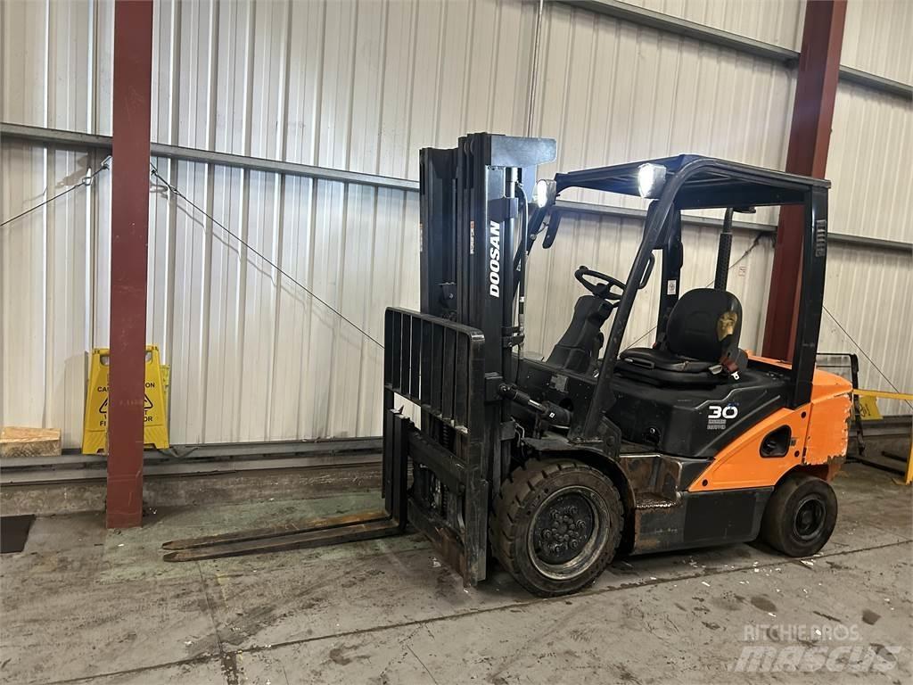 Doosan D30S-5 Dízel targoncák