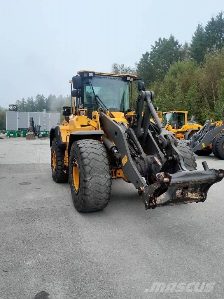Volvo L120G Gumikerekes homlokrakodók