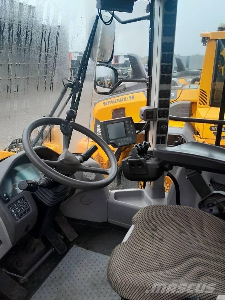Volvo L120G Gumikerekes homlokrakodók
