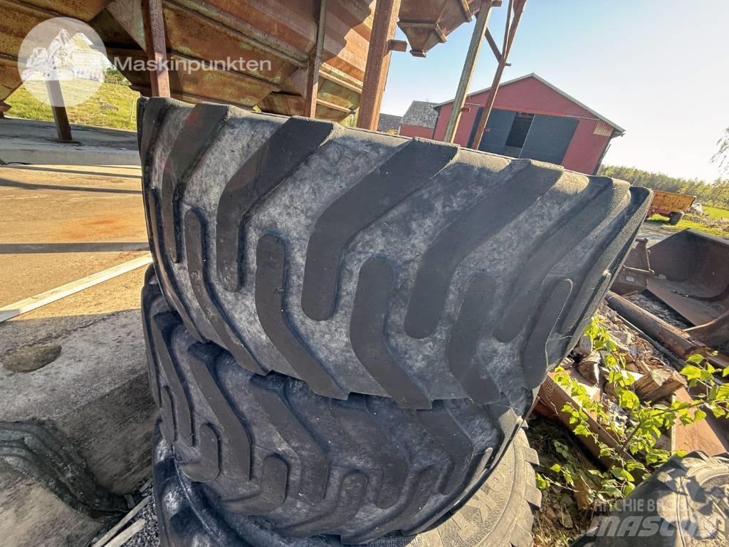 Komatsu PW 148-10 Gumikerekes kotrók