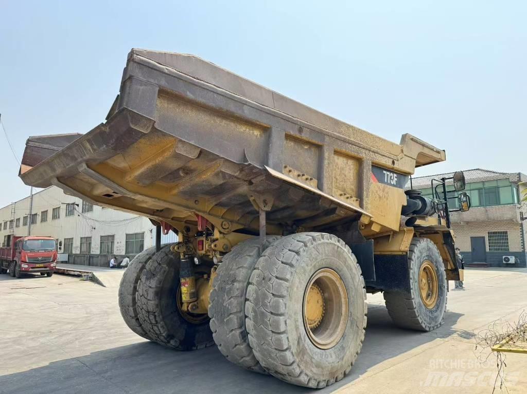 CAT 773 F Csuklósdömperek