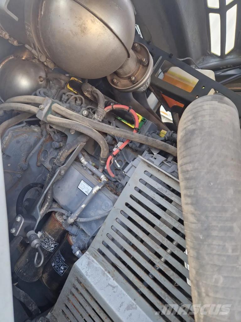 Kramer 8155 Gumikerekes homlokrakodók