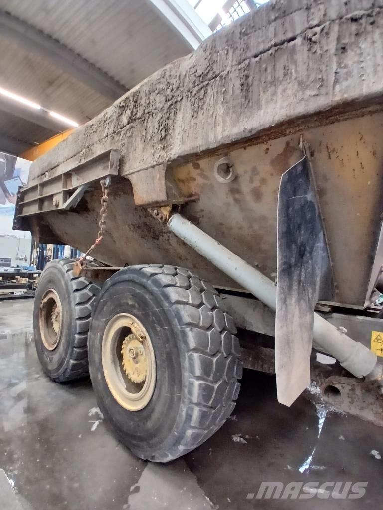 Komatsu HM 300-2 Csuklósdömperek
