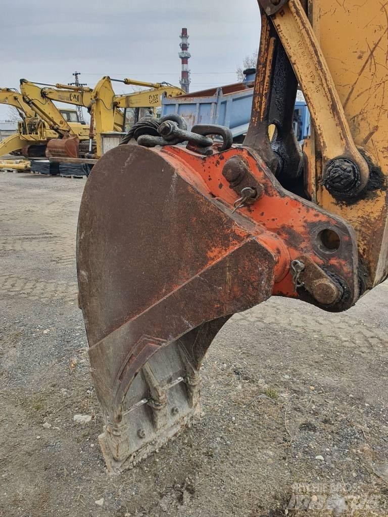 CASE 888 P Gumikerekes kotrók