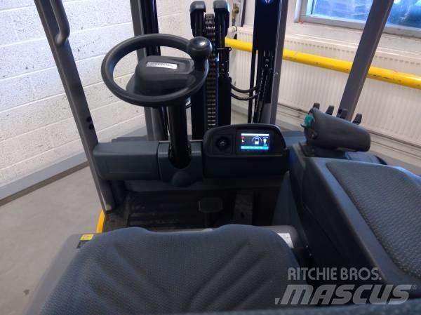 Jungheinrich EFG 215 Elektromos targoncák