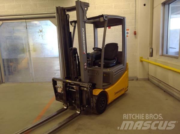 Jungheinrich EFG 215 Elektromos targoncák
