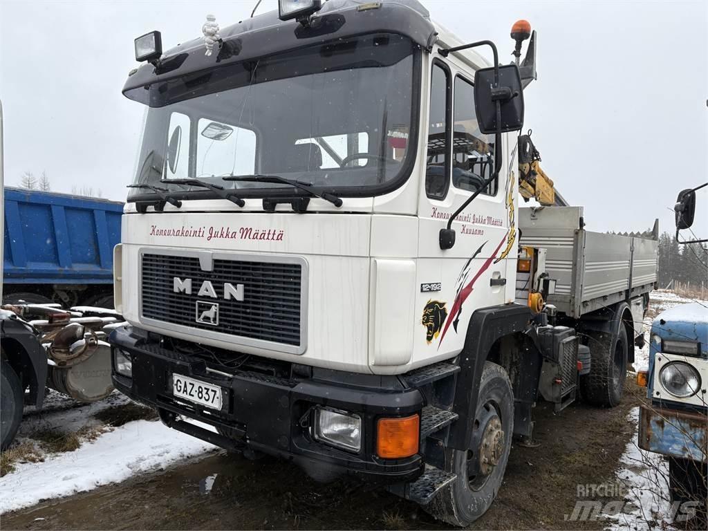 MAN 4*4 Darus teherautók
