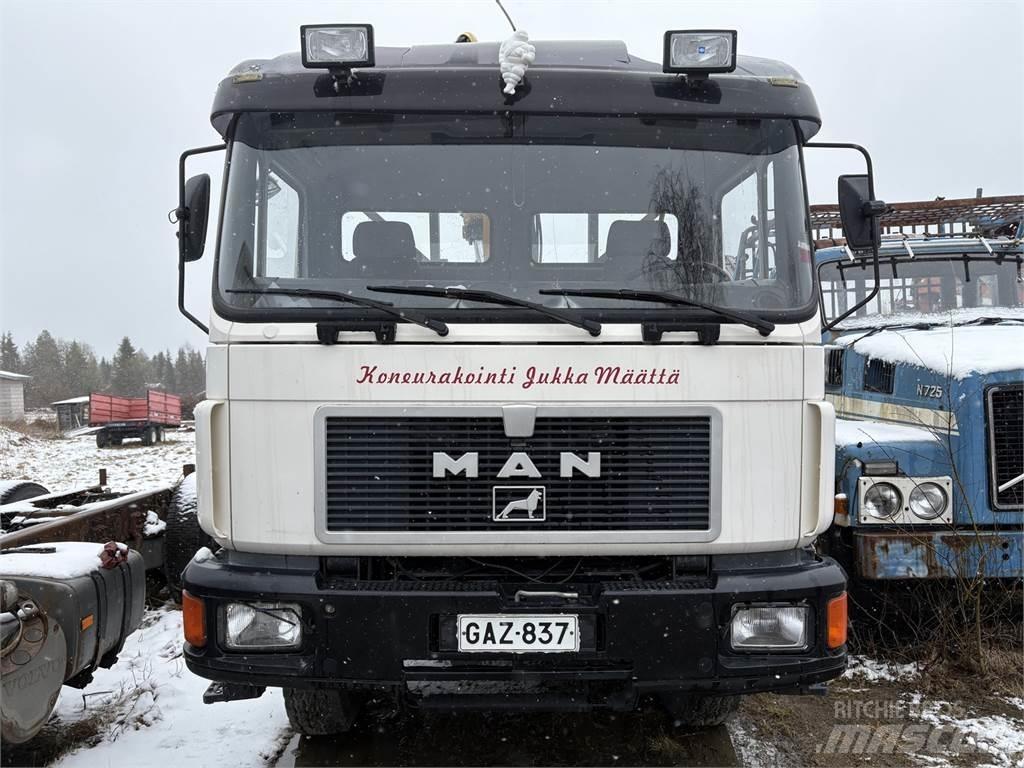 MAN 4*4 Darus teherautók