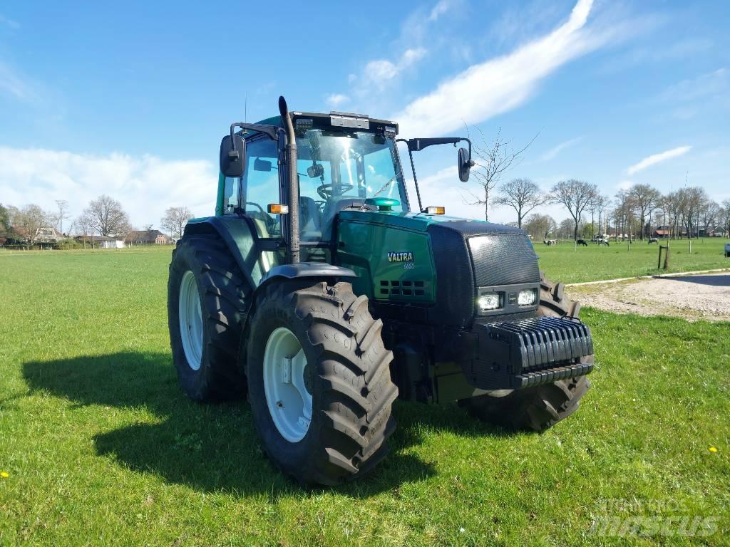 Valtra 6650 TwinTrac Traktorok