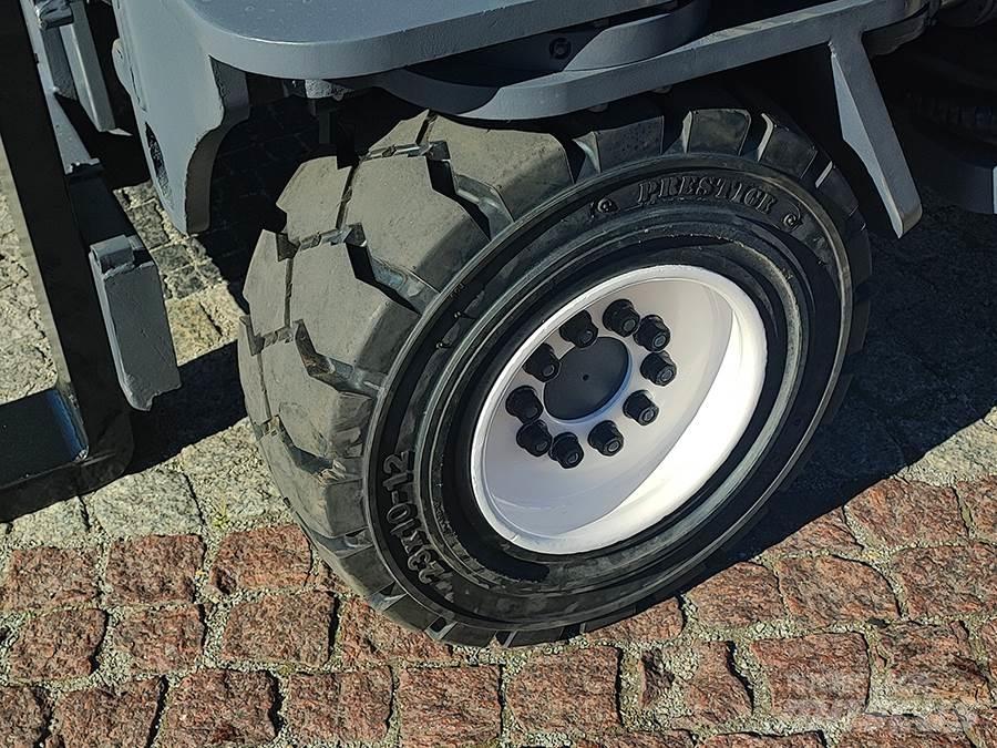 Combilift C5000XL Tolóoszlopos négyutas targonca
