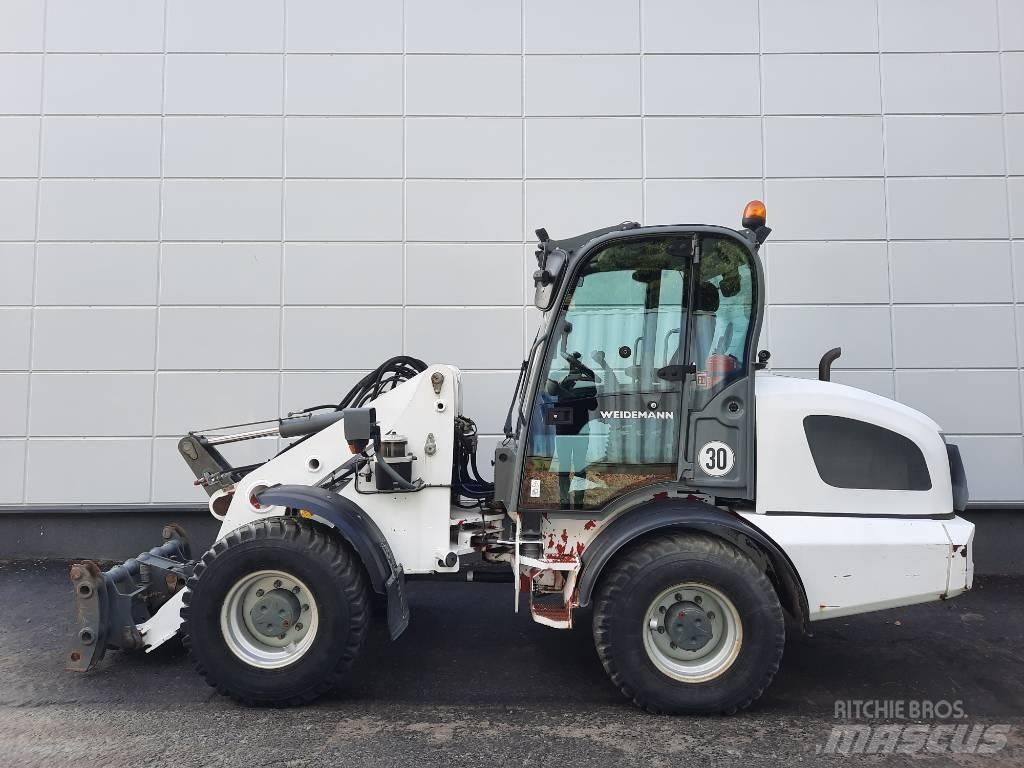 Weidemann 4080 Gumikerekes homlokrakodók