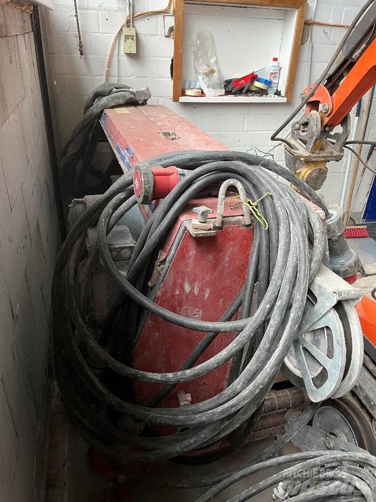 Hilti DSW 3018 E Kő és Betonvágó eszközök