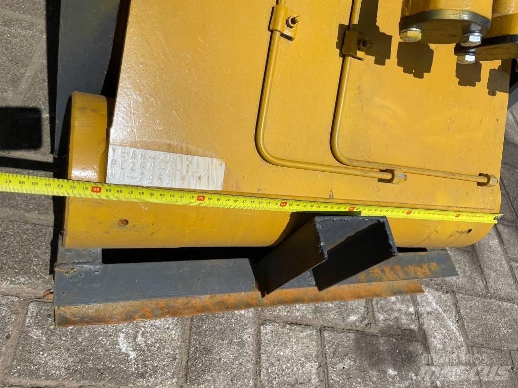 Komatsu Long reach Hosszú gém kotrók