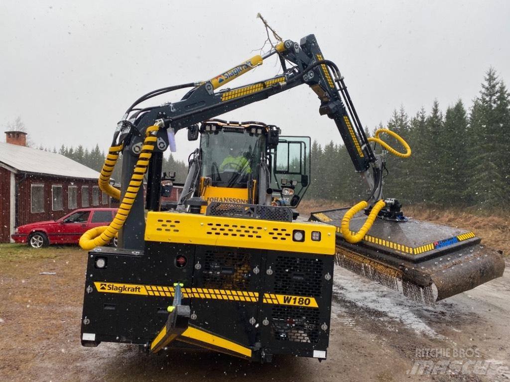  Slagkraft W180 / SC8 Gumikerekes homlokrakodók