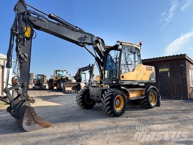Volvo EW 140 C Gumikerekes kotrók