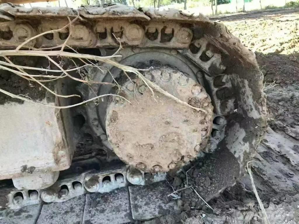 Komatsu PC 210 Lánctalpas kotrók