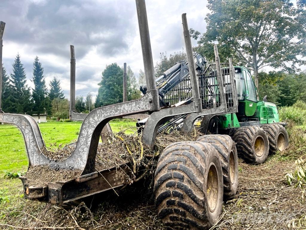 John Deere 1110 E Kihordók
