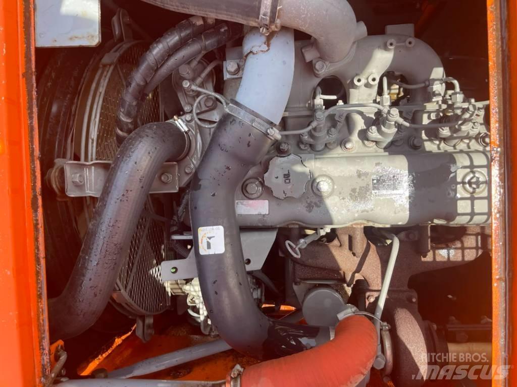 Hitachi ZX 135 Lánctalpas kotrók