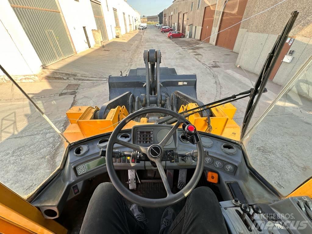 Volvo L 150 Gumikerekes homlokrakodók
