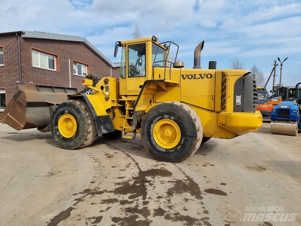 Volvo L 180 E Gumikerekes homlokrakodók