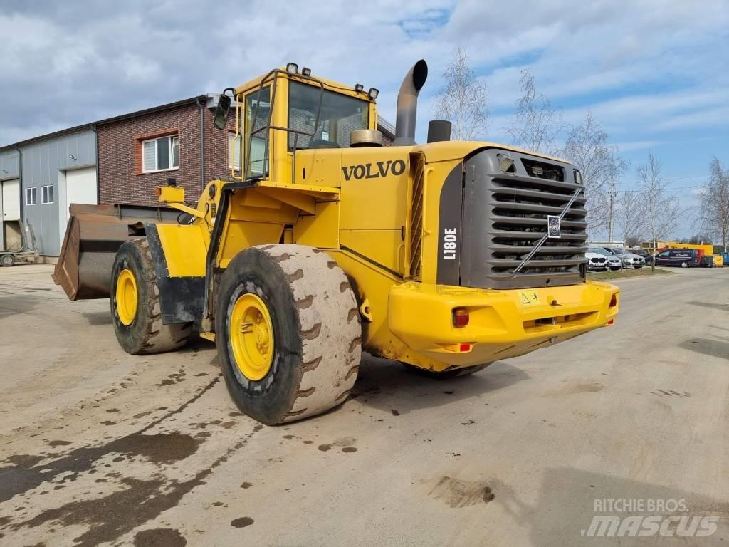 Volvo L 180 E Gumikerekes homlokrakodók