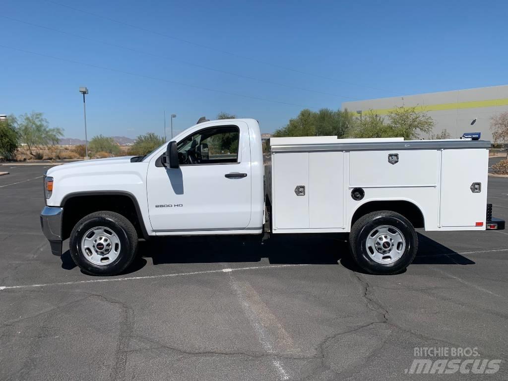 GMC Sierra 2500 HD Kis teherszállító/Platós kocsi