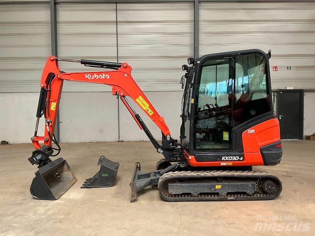 Kubota KX 030-4 Mini kotrók < 7t