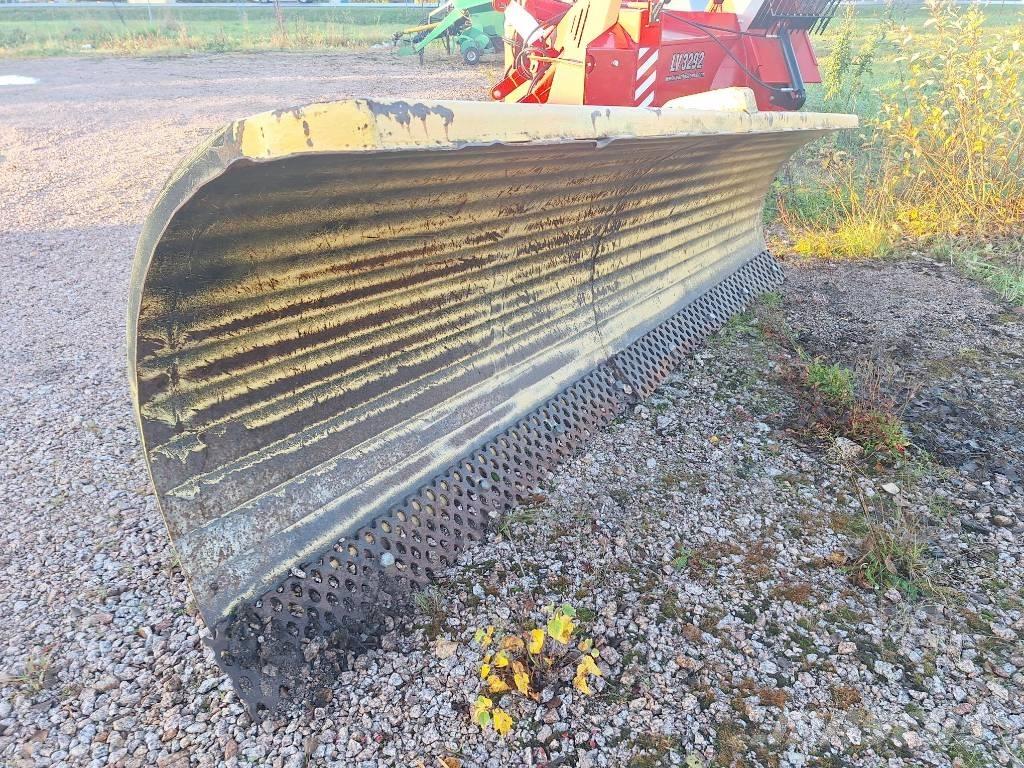  OMT 300 Hóeltakarítók