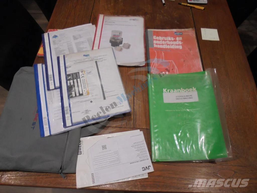 Doosan DX 255 LC Lánctalpas kotrók