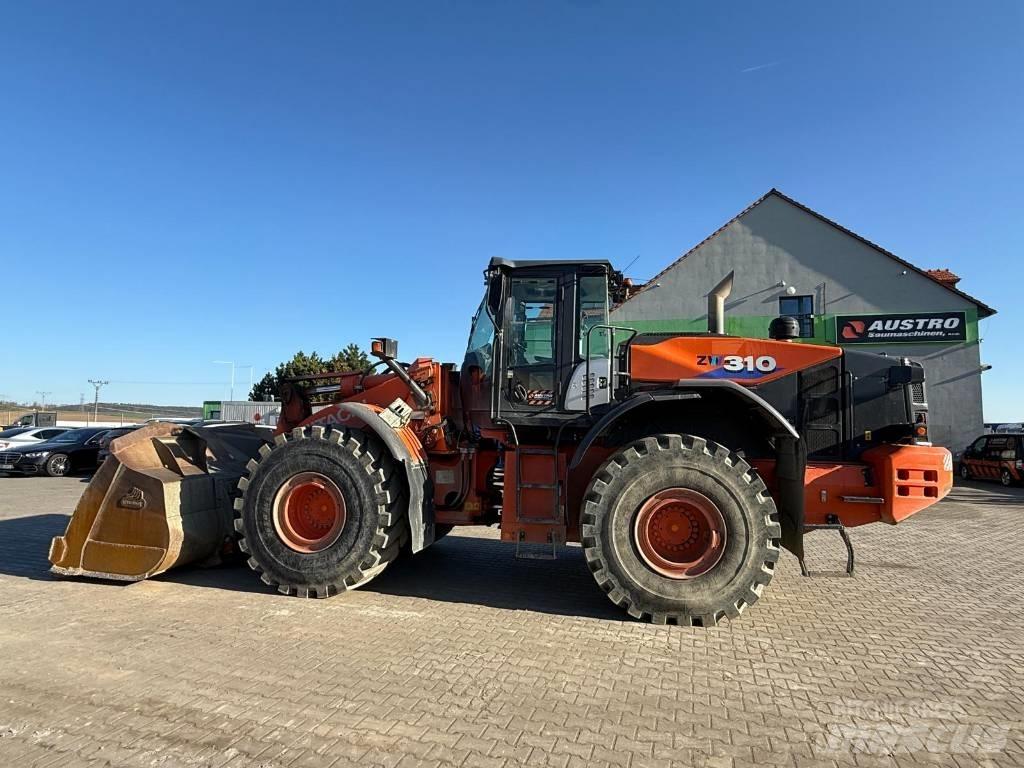 Hitachi ZW 310-6 Gumikerekes homlokrakodók